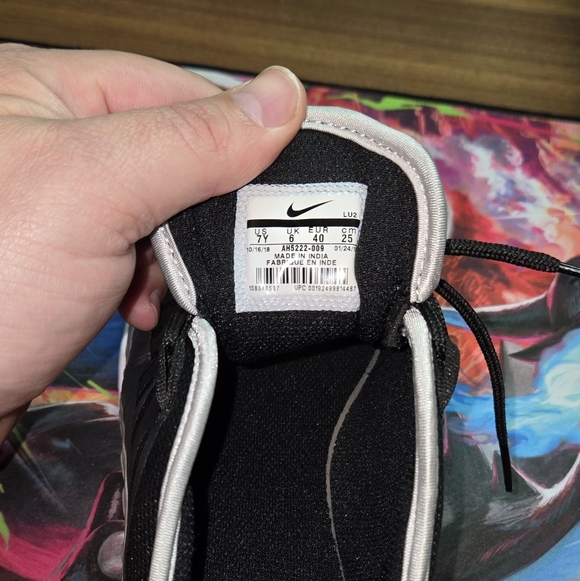 Nike Air Max Axis Men's Shoes - Black and Red 7y or 8.5w - Picture 6 of 7